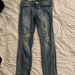 medium wash jeans,